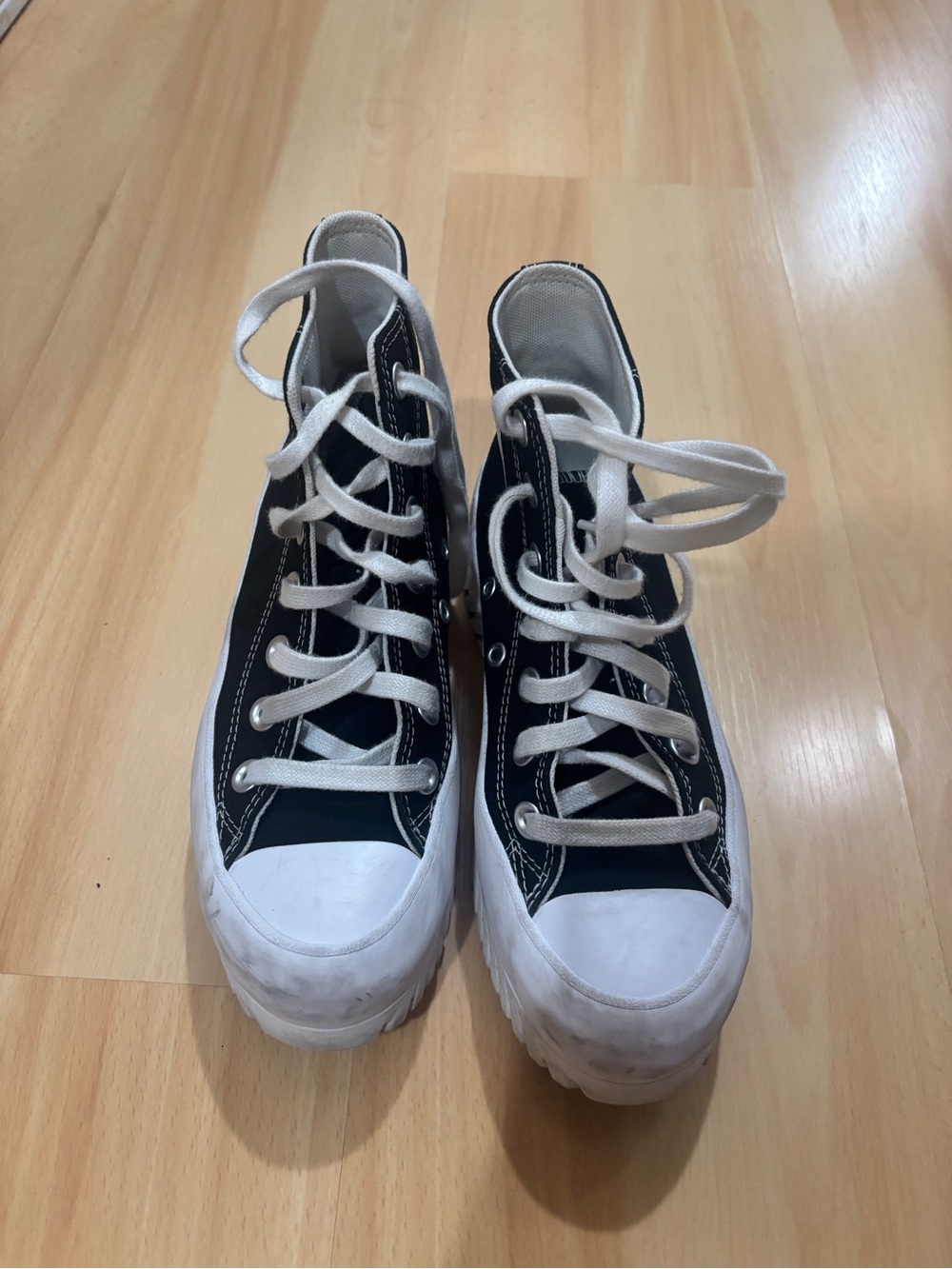 Converse Women's Black Chuck Taylor All Star Lugged 2.0 Sneakers